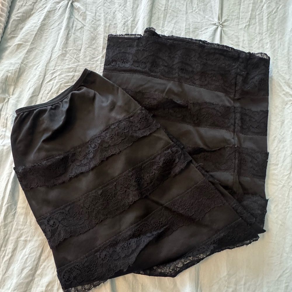 *Saks Fifth Ave* VTG Sz S Tiered Lace Ruffle MIDI Length Slip
